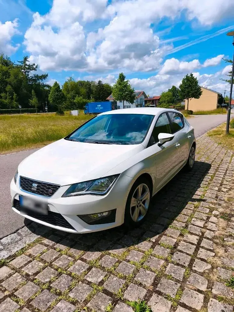 Gebraucht Seat Leon FR 125 PS (91 kW) 2014 Weiß Limousine