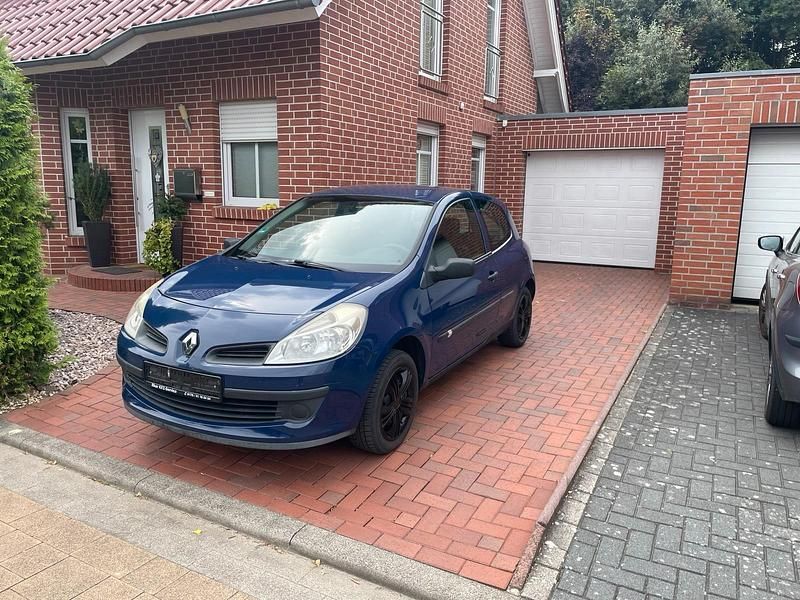 Blau Gebraucht 2006 Renault Clio II Kleinwagen | 1.300 € - Bild 1/4