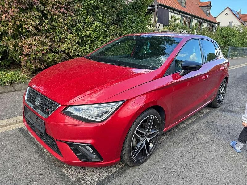 Rot Gebraucht 2022 Seat Ibiza FR Limousine | 13.750 € (Superpreis) - Bild 1/4