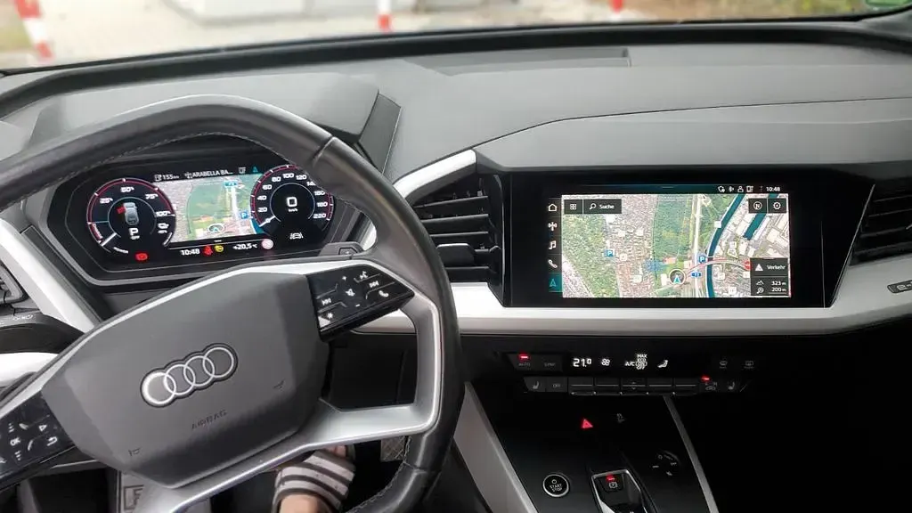 Gebraucht Audi Q4 e-tron Basis 125 kW (170 PS) 2021 Grau SUV