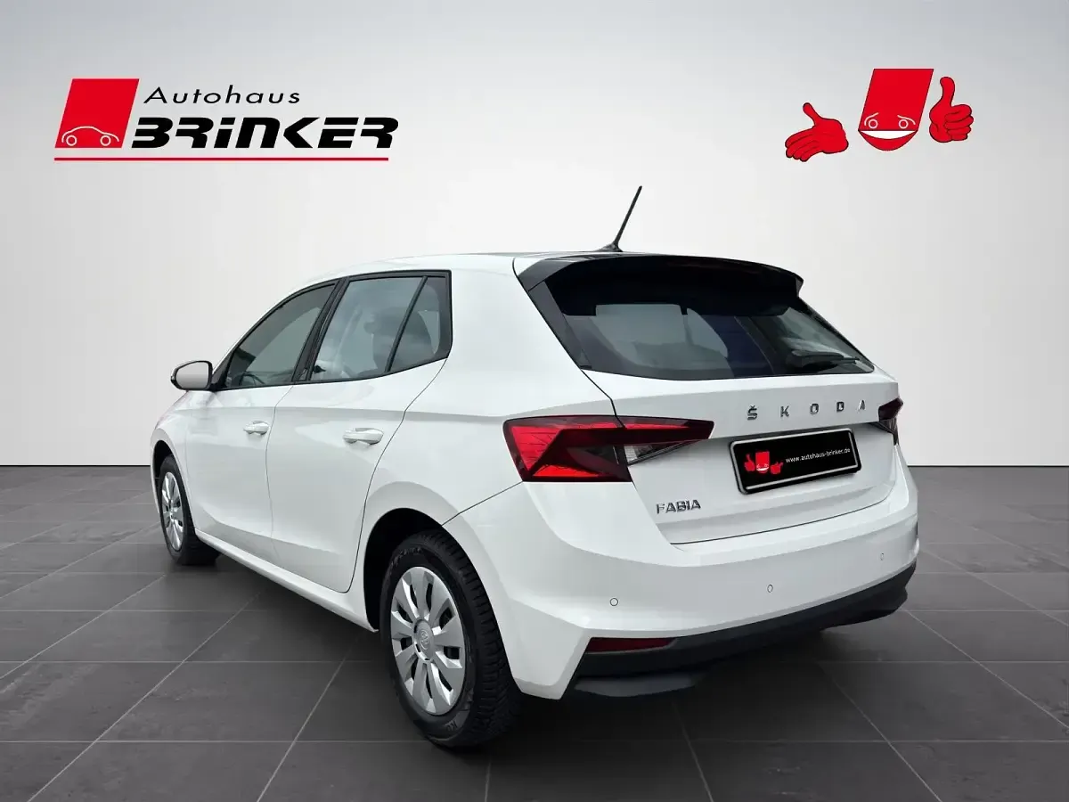 Gebraucht Skoda Fabia Active 65 PS (47 kW) 2023 Candy weiß Kleinwagen