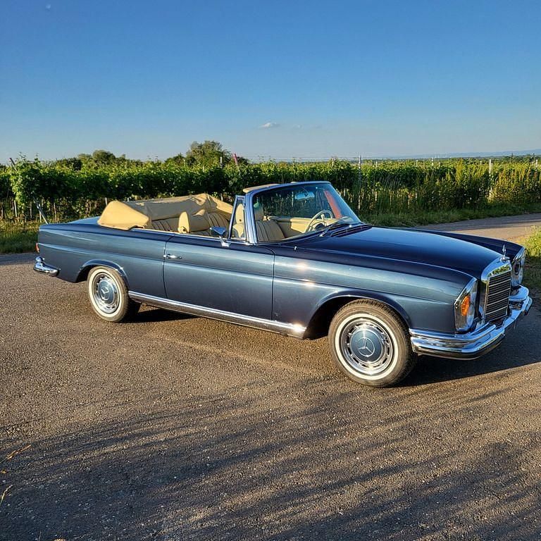 Gebraucht Mercedes W111 160 PS (117 kW) 1970 Blau Cabrio