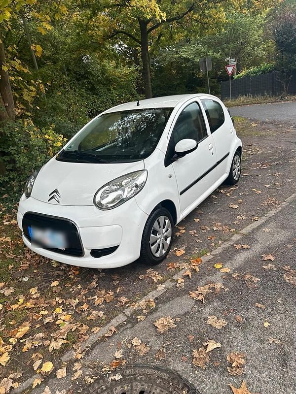 Weiß Gebraucht 2010 Citroën C1 Kleinwagen | 2.980 € (Fairer Preis) - Bild 1/4