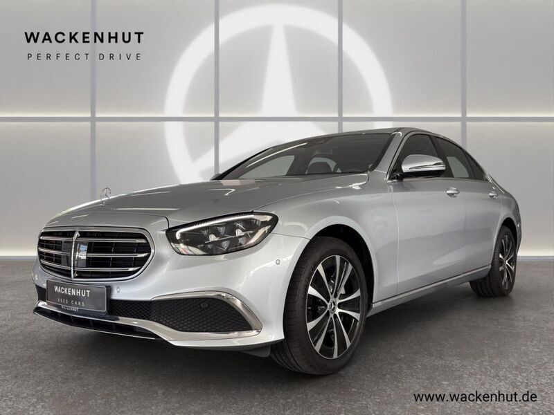 Hightechsilber metalliclac Gebraucht 2022 Mercedes E300 Avantgarde Limousine | 33.990 € (Fairer Preis) - Bild 1/4