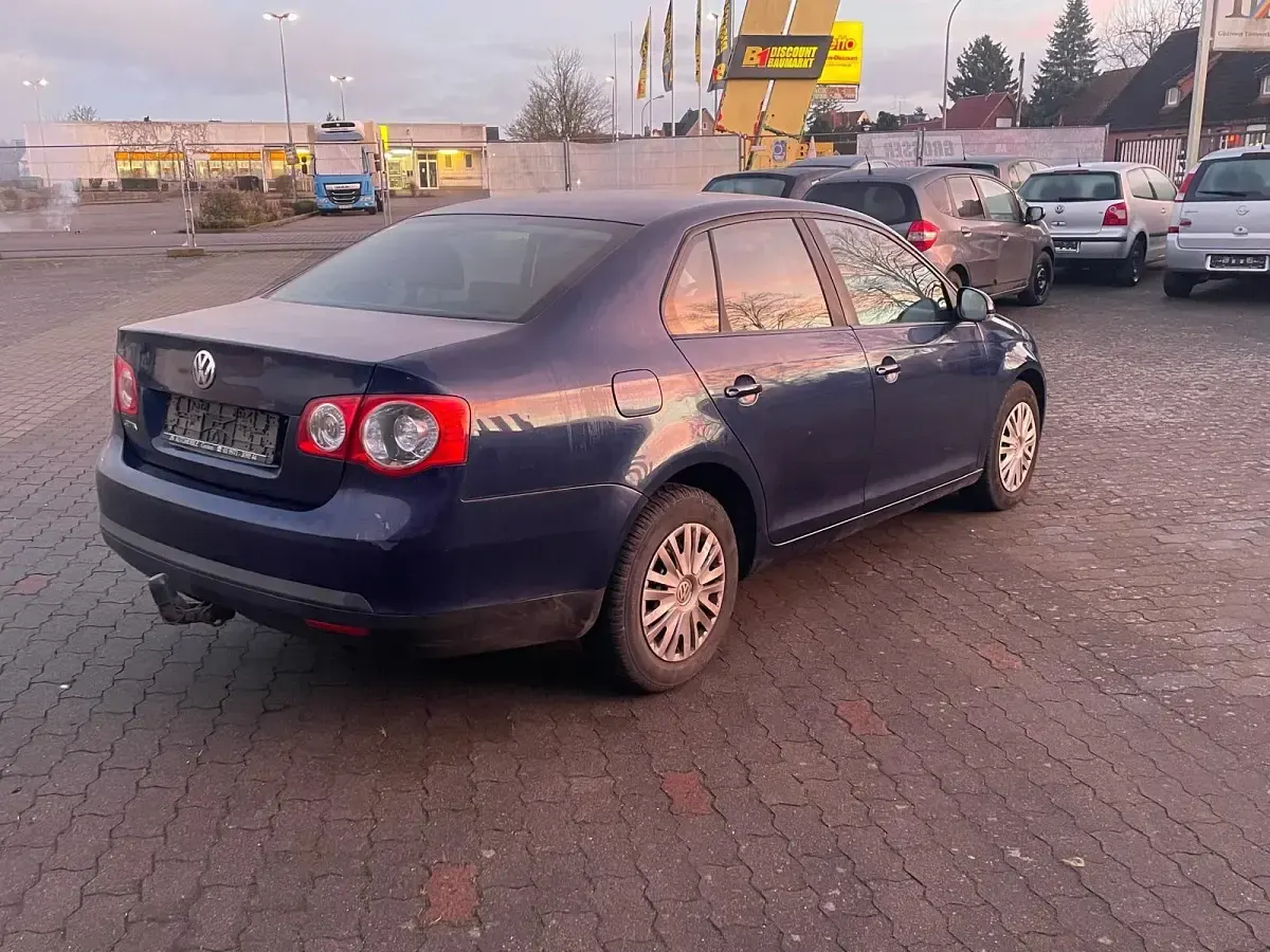 Brugt VW Jetta 102 HK (75 kW) 2006 Blå Sedan