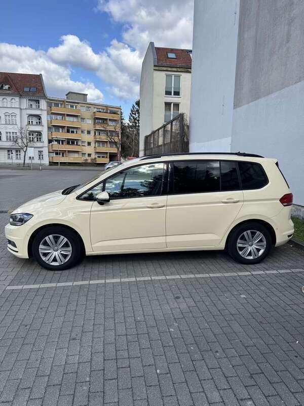 Gebraucht 2018 VW Touran Comfortline Van / Kleinbus | 13.000 € (Guter Preis) - Bild 1/4