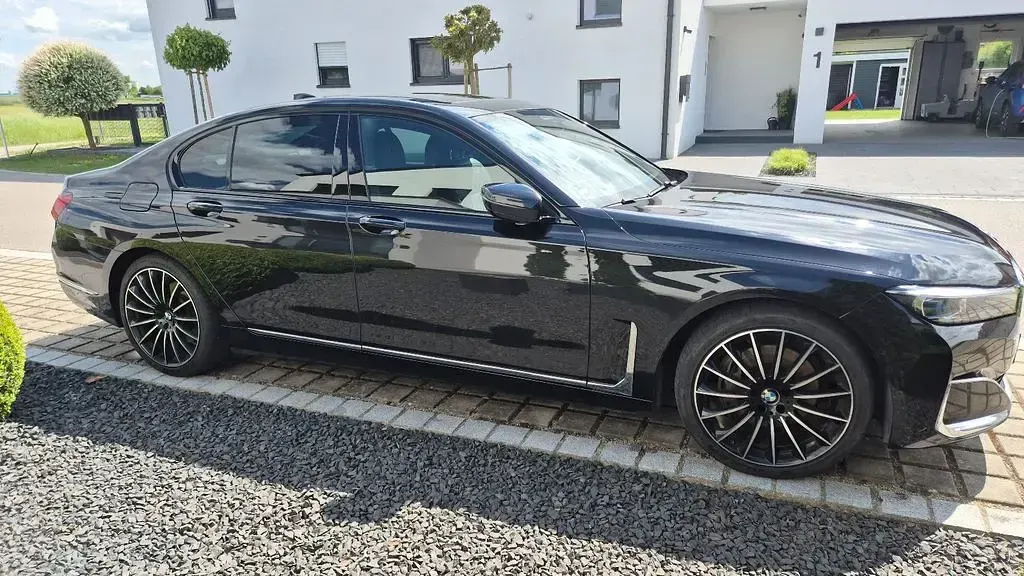 Gebraucht BMW 730 265 PS (194 kW) 2019 Schwarz Limousine