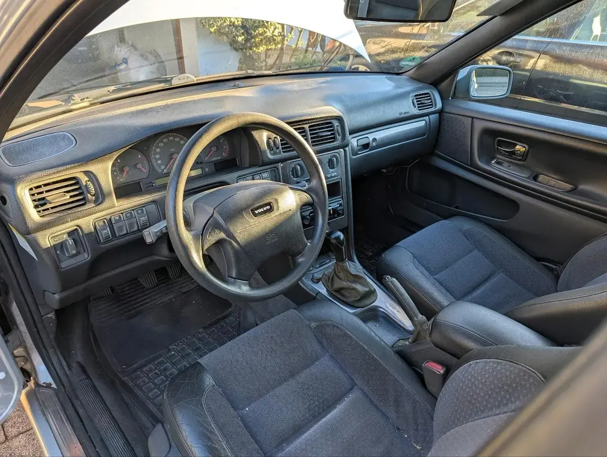 Używany Volvo V70 239 KM (175 kW) 1998 Srebrny Kombi
