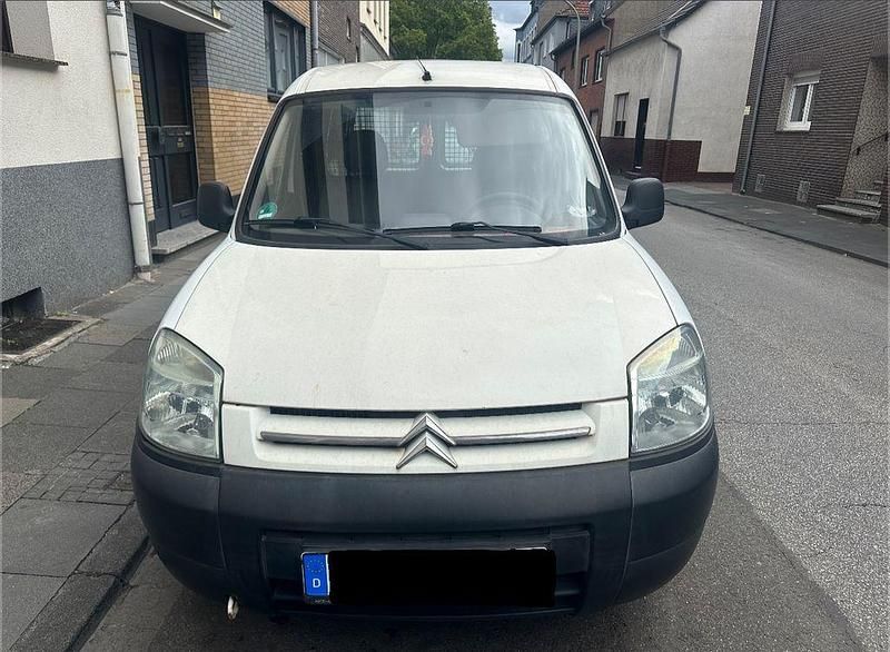 Weiß Gebraucht 2006 Citroën Berlingo Advance Van / Kleinbus | 2.150 € (Fairer Preis) - Bild 1/4