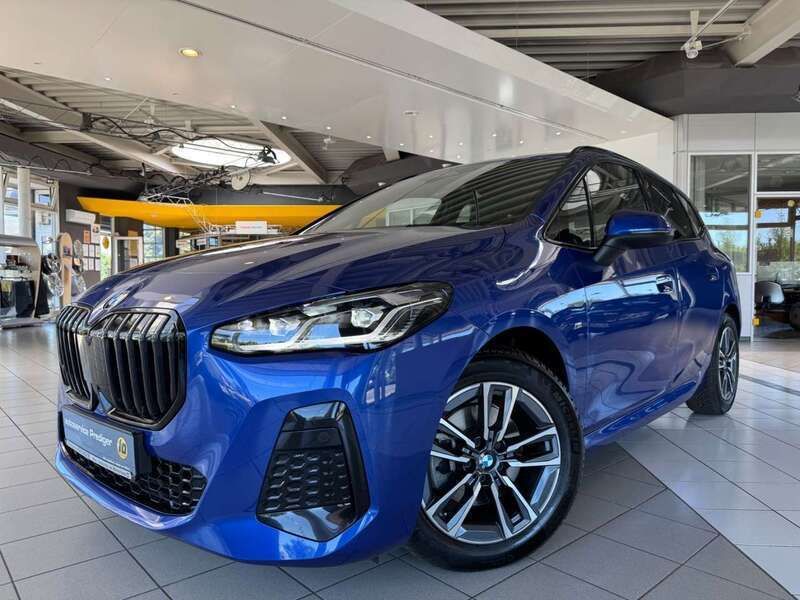 Portimao blau metallic Gebraucht 2023 BMW 216 M Sport Kombi | 29.950 € (Fairer Preis) - Bild 1/4