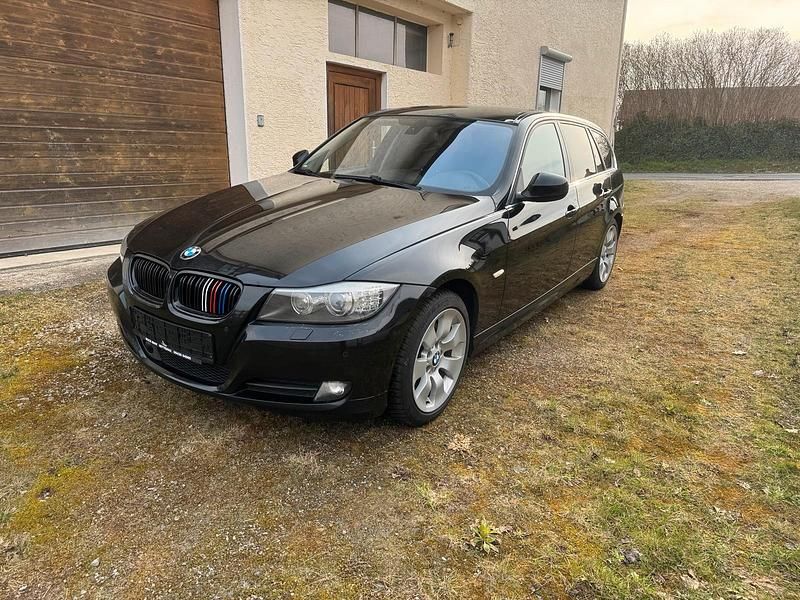 Gebraucht BMW 325 197 PS (144 kW) 2009 Schwarz Kombi
