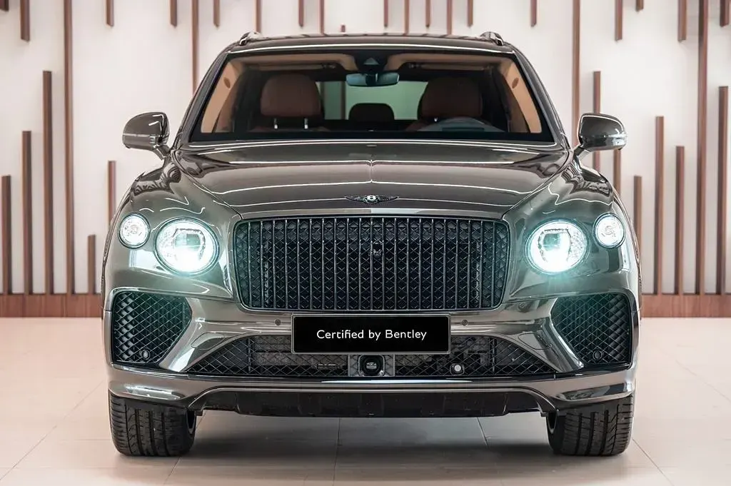 Brugt Bentley Bentayga 551 HK (405 kW) 2026 Brun SUV