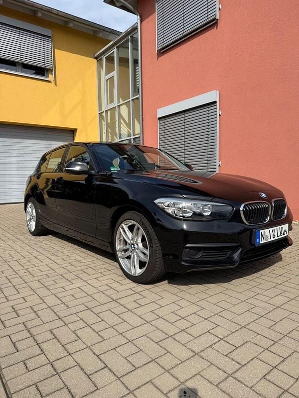 Schwarz Gebraucht 2015 BMW 116 Kleinwagen | 9.499 € (Etwas zu teuer) - Bild 1/4