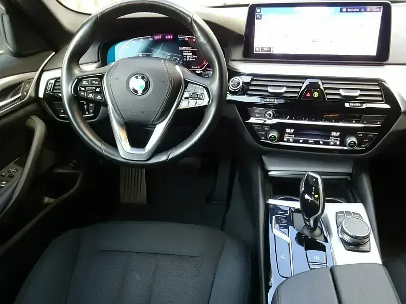 Gebraucht BMW 520 Efficient Dynamics 190 PS (139 kW) 2020 Grau Kombi