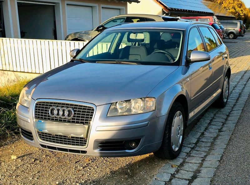 Grau Gebraucht 2005 Audi A3 Kombi | 2.500 € (Guter Preis) - Bild 1/4