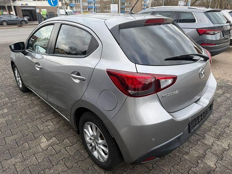 Gebraucht Mazda 2 Exclusive-Line 90 PS (66 kW) 2015 Grau Limousine