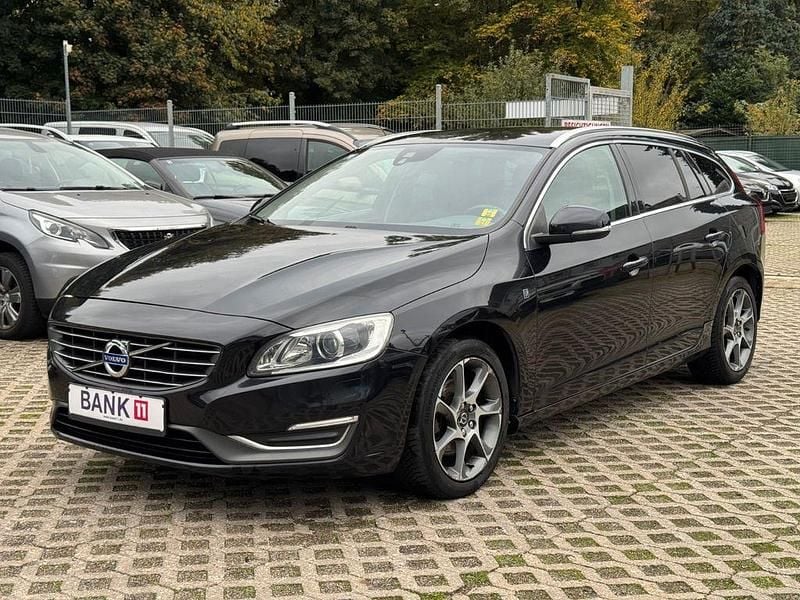 Black sapphire / metallic Gebraucht 2015 Volvo V60 Ocean Race Kombi | 6.900 € (Etwas zu teuer) - Bild 1/4