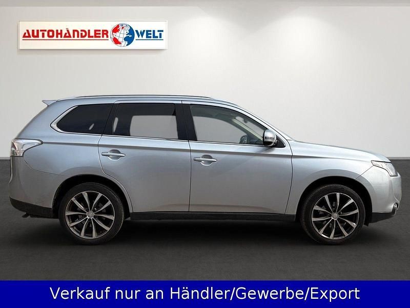 Gebraucht Mitsubishi Outlander 150 PS (110 kW) 2014 Silber SUV