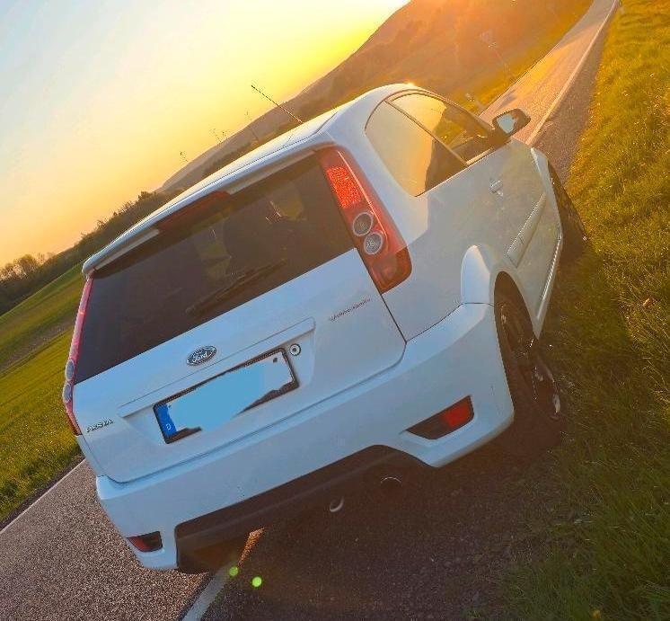 Weiß Gebraucht 2008 Ford Fiesta ST Kleinwagen | 1.800 € (Fairer Preis) - Bild 1/4
