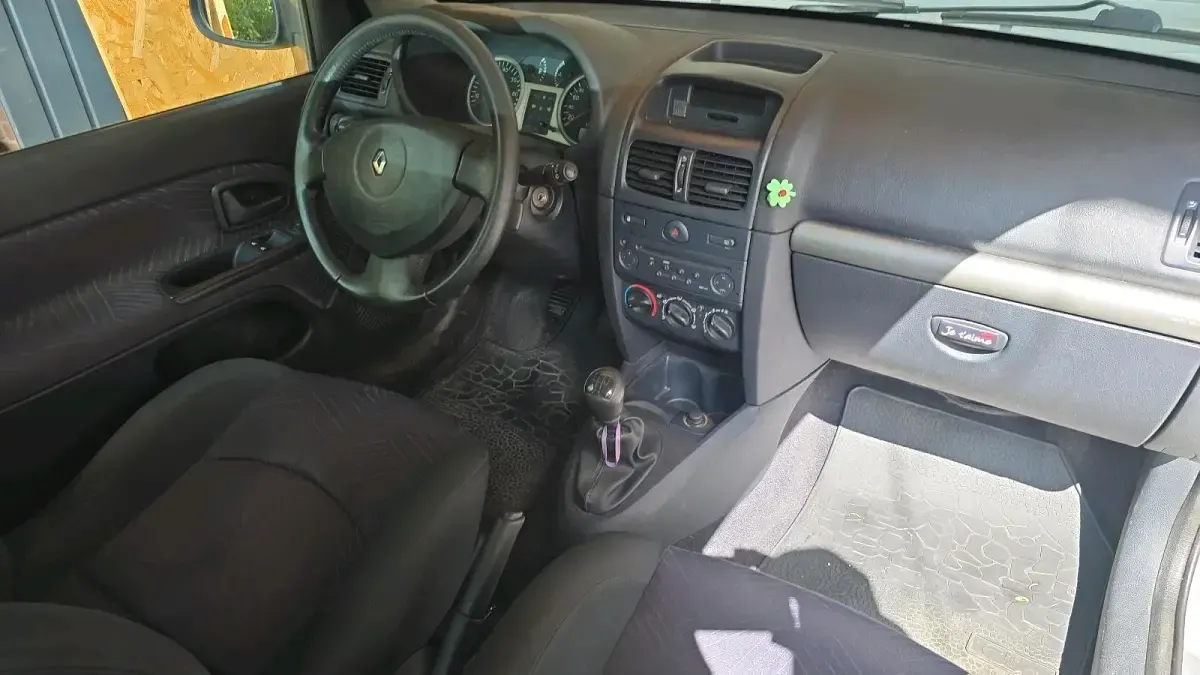 Gebraucht Renault Clio II 75 PS (55 kW) 2002 Blau Kleinwagen