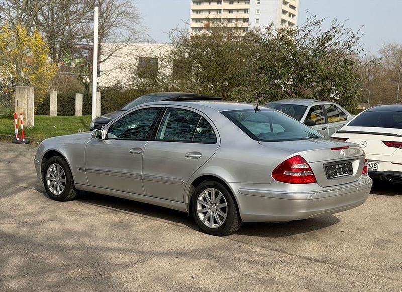 Gebraucht Mercedes E200 163 PS (119 kW) 2005 Silber Limousine