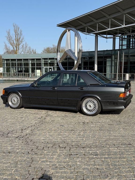 Gebraucht Mercedes 190 177 PS (130 kW) 1991 Schwarz Limousine