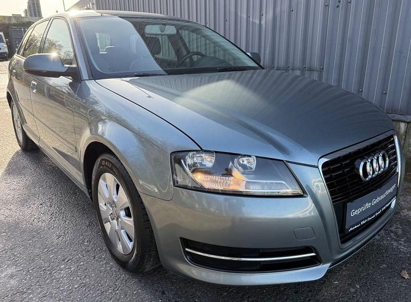 Gebraucht Audi A3 Attraction 105 PS (77 kW) 2010 Grau Kombi
