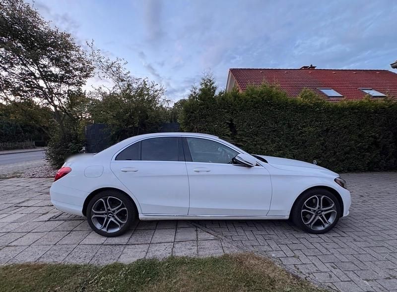Gebraucht Mercedes C220 Exclusive 170 PS (125 kW) 2016 Weiß Limousine