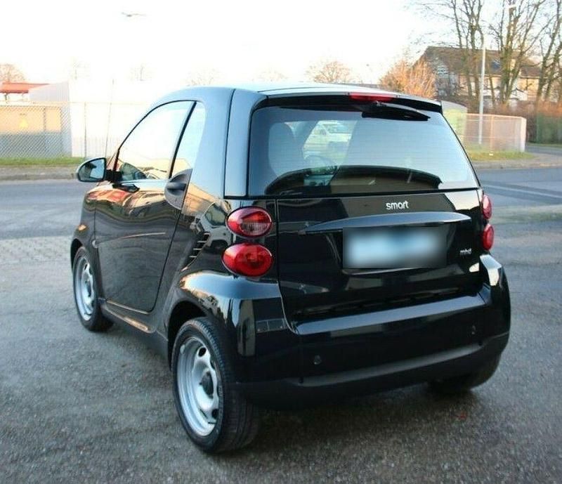 Gebraucht Smart ForTwo Coupé 61 PS (44 kW) 2011 Schwarz Coupé