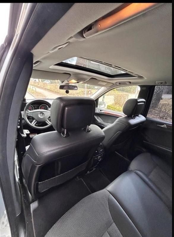 Grau Gebraucht 2005 Mercedes ML320 SUV | 6.000 € - Bild 1/4