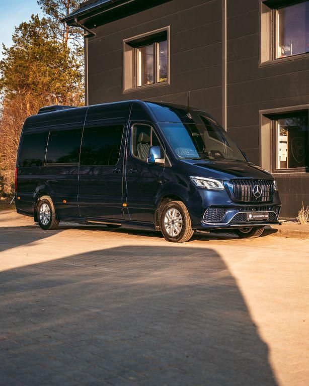 Neu Mercedes Sprinter 190 PS (139 kW) 2025 Blau Van
