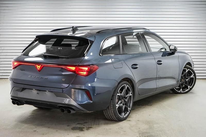 Gebraucht Cupra Leon VZ 333 PS (244 kW) 2025 Magnetic grau metallic (s7)
