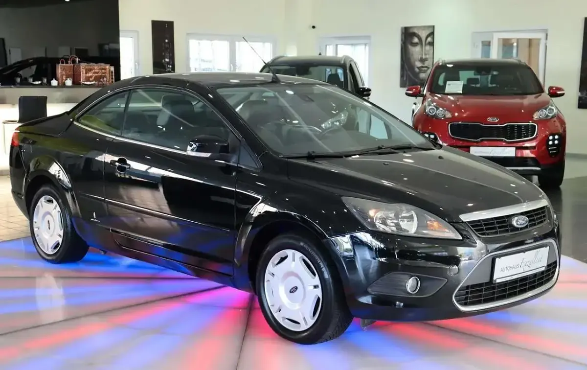 Gebraucht Ford Focus Cabriolet Titanium 145 PS (106 kW) 2010 Neroschwarz Cabrio