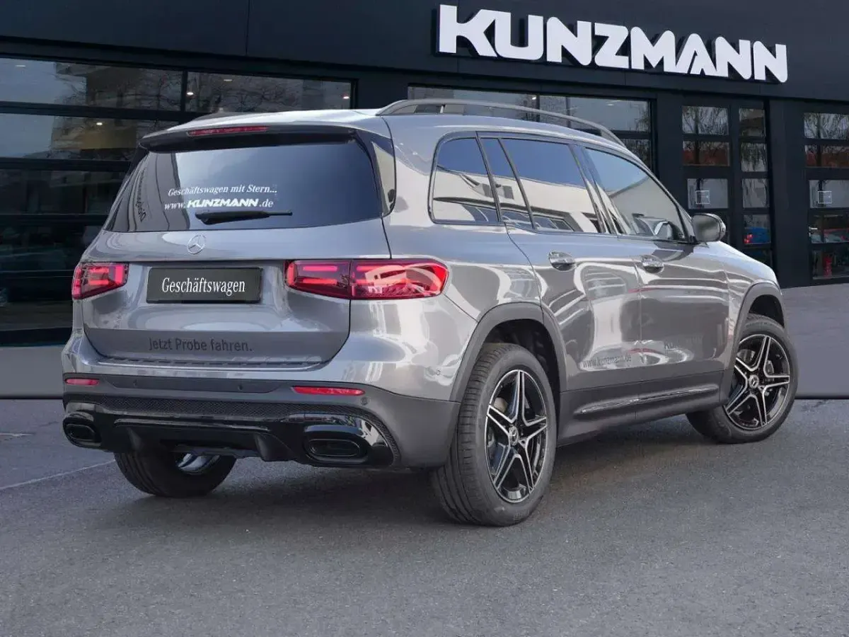 Gebraucht Mercedes GLB200 AMG 150 PS (110 kW) 2026 Grau SUV