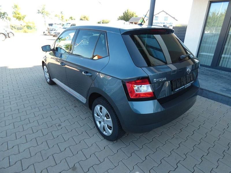 Gebraucht Skoda Fabia Ambition 90 PS (66 kW) 2016 Grau Kleinwagen