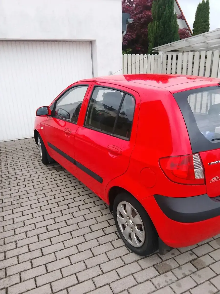Second-hand Hyundai Getz 66 CP (48 kW) 2009 Roșu Hatchback