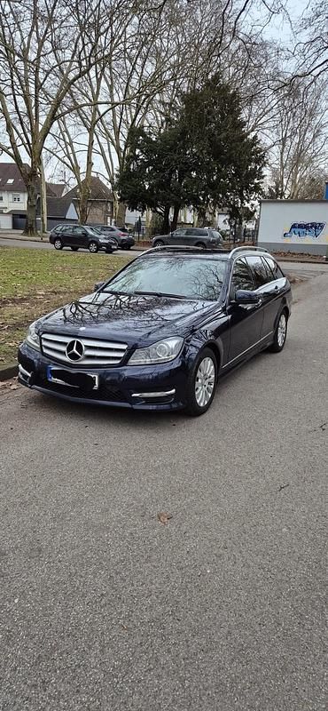 Gebraucht Mercedes C220 170 PS (125 kW) 2013 Blau Kombi