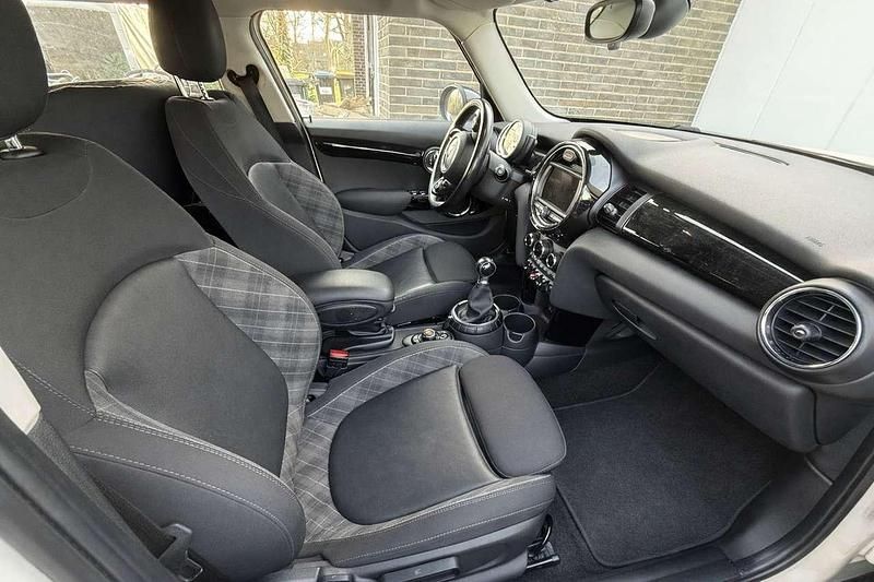 Gebraucht Mini Cooper 136 PS (100 kW) 2017 Kleinwagen