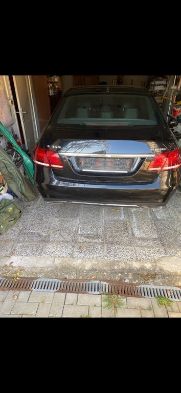 Schwarz Gebraucht 2017 Mercedes 350 Limousine | 19.450 € (Superpreis) - Bild 1/4