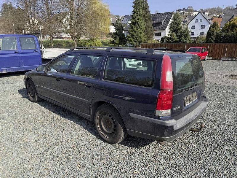 Gebraucht Volvo V70 140 PS (102 kW) 2001 Blau Kombi