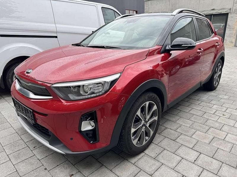 Rot Gebraucht 2017 Kia Stonic Spirit SUV | 9.700 € (Superpreis) - Bild 1/4