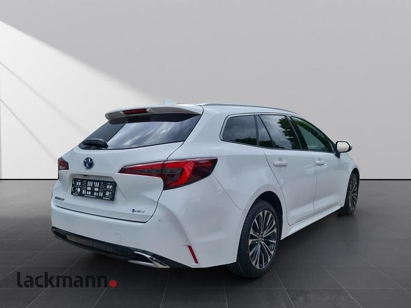 Neu Toyota Corolla 152 PS (111 kW) 2026 Super (pure) white ii Kombi