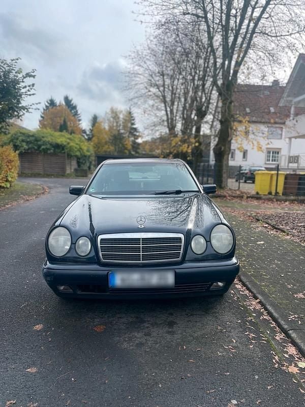 Gebraucht 1996 Mercedes E230 Limousine | 2.100 € (Superpreis) - Bild 1/4