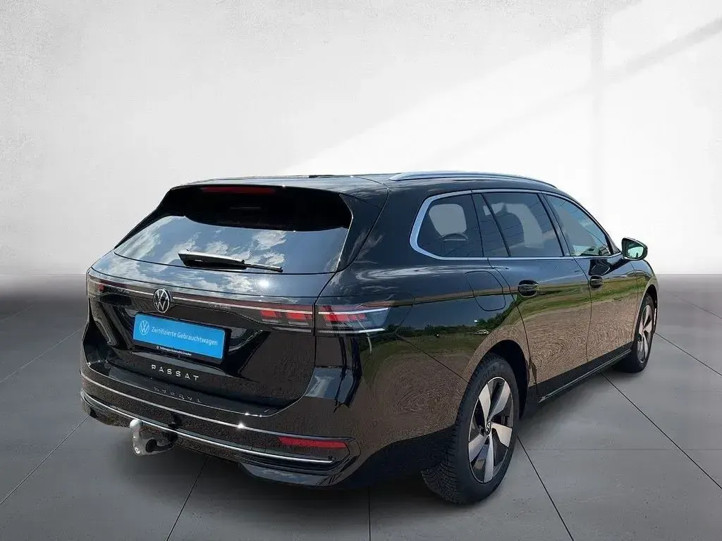 Gebraucht VW Passat Elegance 150 PS (110 kW) 2025 Grenadillschwarz metallic Kombi