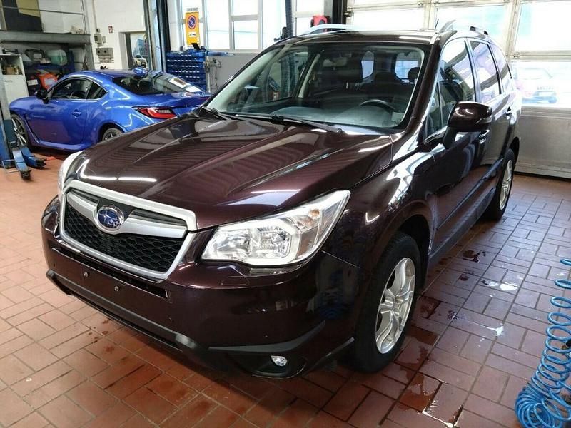Gebraucht Subaru Forester 147 PS (108 kW) 2014 Deep cherry (metallic) SUV
