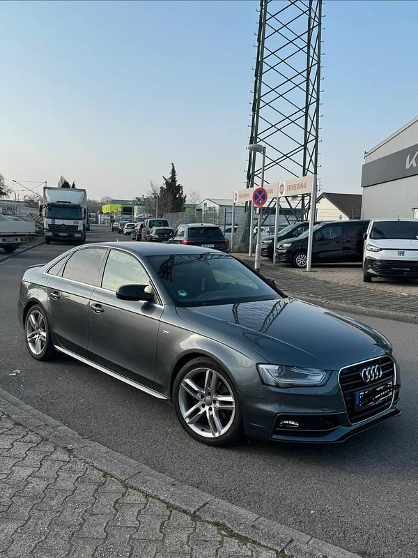 Gebraucht Audi A4 S-Line 150 PS (110 kW) 2015 Grau Limousine