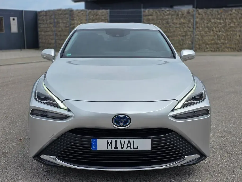 Gebraucht Toyota Mirai Basis 182 PS (133 kW) 2021 Silber Limousine