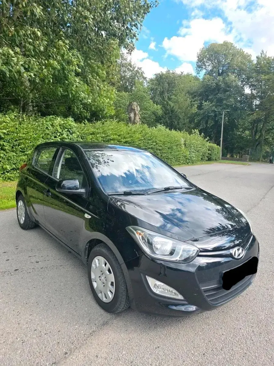 Gebraucht Hyundai i20 86 PS (63 kW) 2012 Schwarz Kleinwagen