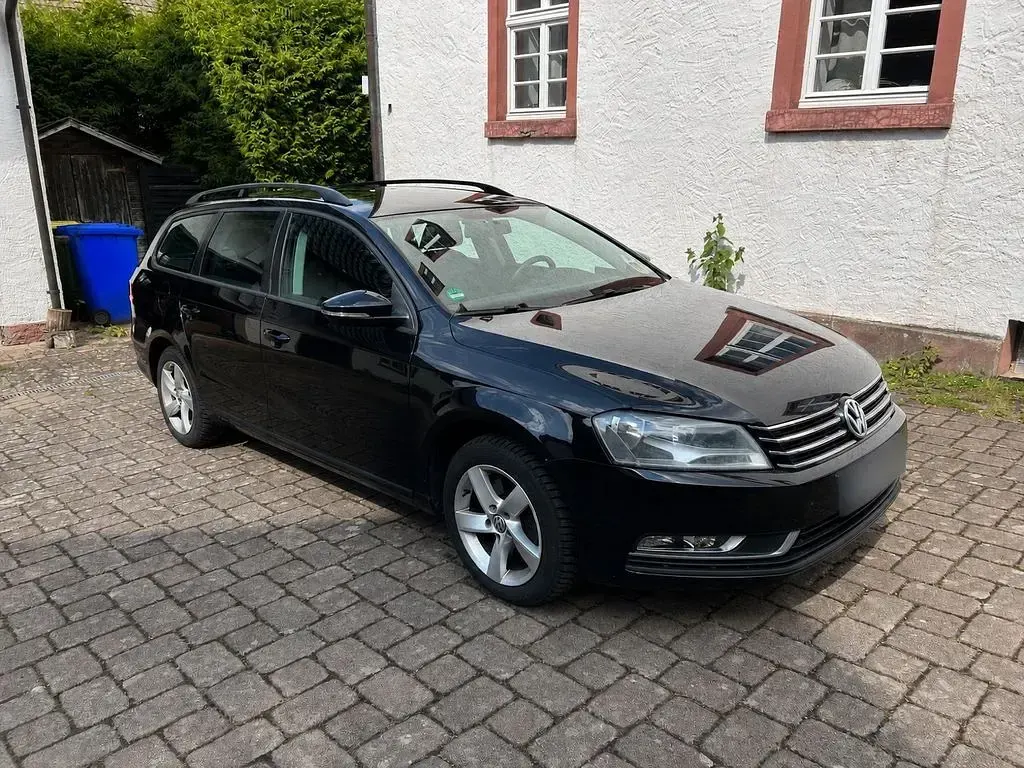 Gebraucht VW Passat 122 PS (89 kW) 2011 Schwarz Kombi
