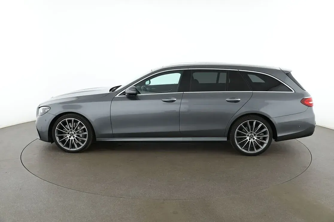 Gebraucht Mercedes E400 AMG line 330 PS (242 kW) 2023 Grau Kombi